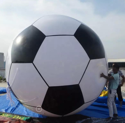 O futebol dá forma ao balão inflável de anúncio gigante do hélio com impressão completa